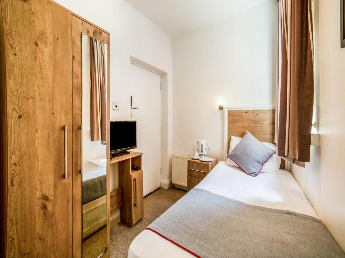 Oyo Tamtam Acton Hotel London Exterior foto