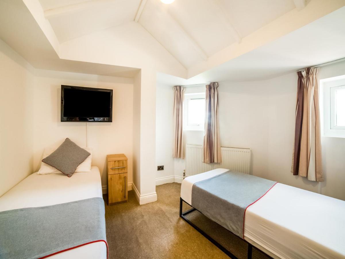 Oyo Tamtam Acton Hotel London Exterior foto