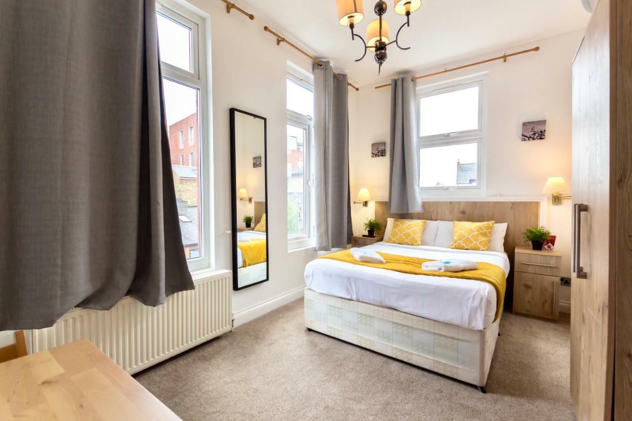 Oyo Tamtam Acton Hotel London Exterior foto