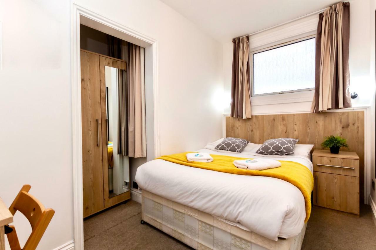 Oyo Tamtam Acton Hotel London Exterior foto
